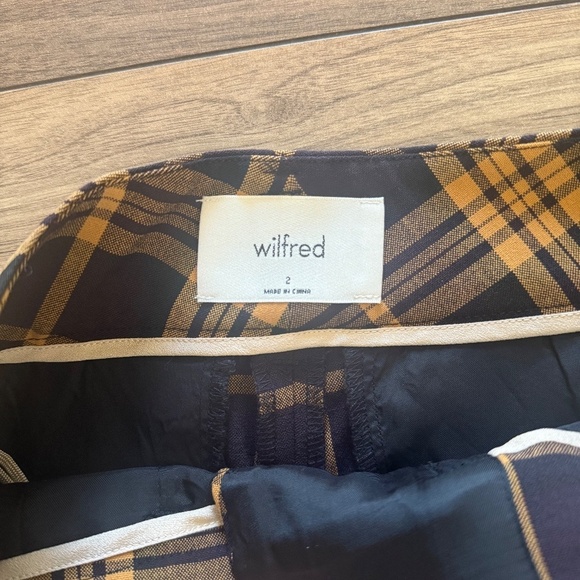 Aritzia Wilfred Size 2 | Plaid Trousers | Classic Tailored Look - Picture 2 of 5